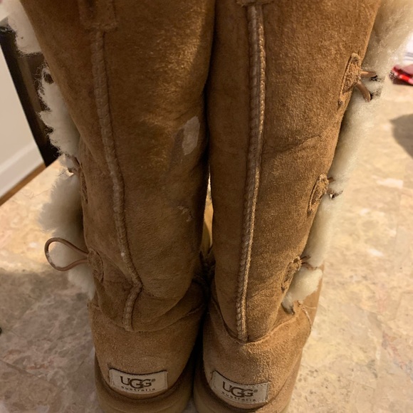 Uggs Bailey Button Tripplet - Picture 3 of 8